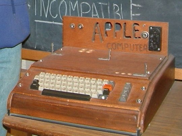 "Apple I at the Smithsonian Museum" © rebelpilot; Creative Commons license